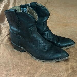 Frye Billie Western Bootie size 10